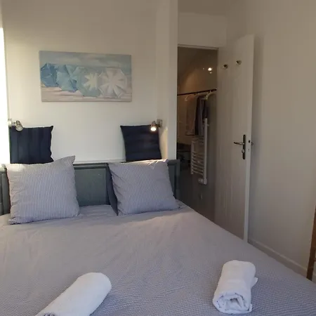 Beautiful Duplex House With Terrace And Garden Nyaraló