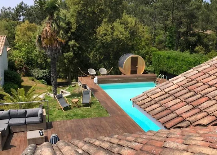 Feriehus Beautiful Duplex House With Terrace And Garden